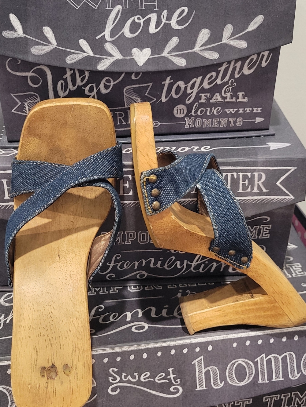 Candie's Y2k Blue Denim Crisscross Wooden-Style Sandals - Picture 2 of 11